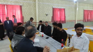 بازدید سرپرست دانشگاه ملی مهارت از سلف سرویس آموزشکده شهید باهنر زاهدان و گفت‌وگو با دانشجویان 3