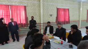 بازدید سرپرست دانشگاه ملی مهارت از سلف سرویس آموزشکده شهید باهنر زاهدان و گفت‌وگو با دانشجویان 4